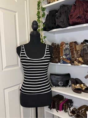 Black & White Striped Scoop Neck Tank Top - Women's Ribbed Knit